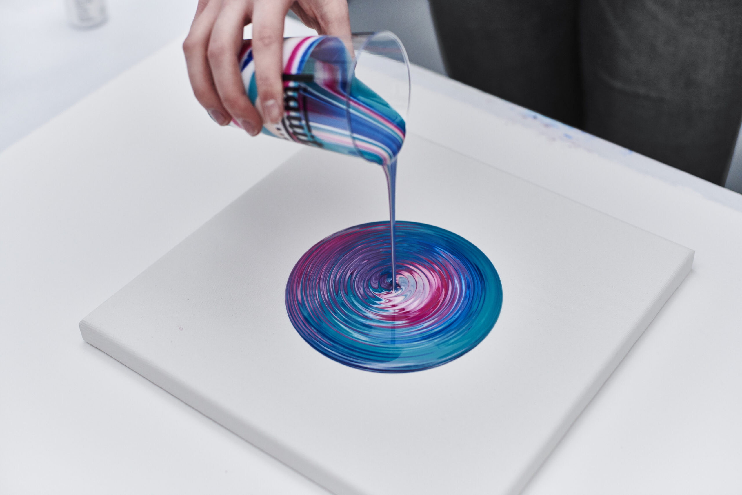 LIQUITEX Medium POURING tecnica a colatura - immagine 4